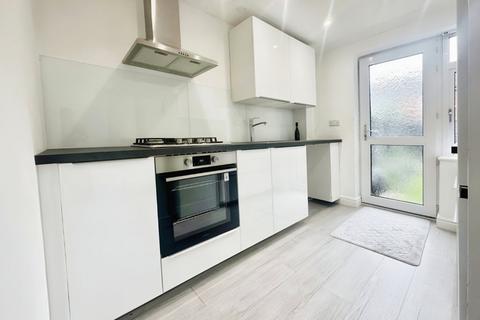 8 Elgar Close, Basingstoke, RG22 4DN