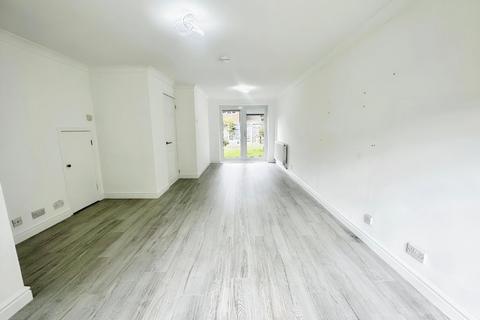8 Elgar Close, Basingstoke, RG22 4DN