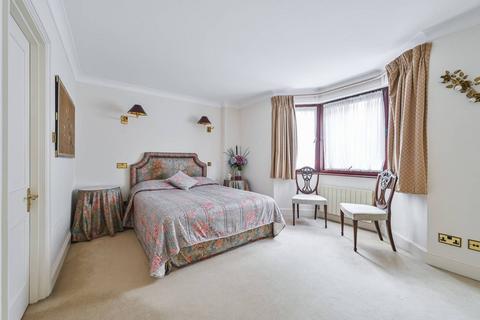 1 bedroom flat for sale, Brooks Mews, Mayfair, London, W1K