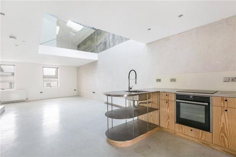 Flat 2, 9 Chatsworth Road, London, E5 0LH