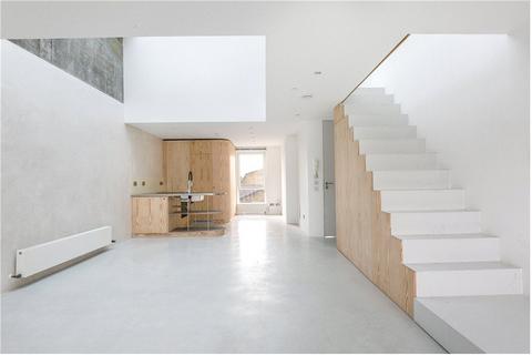 Flat 2, 9 Chatsworth Road, London, E5 0LH