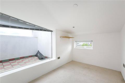 Flat 2, 9 Chatsworth Road, London, E5 0LH