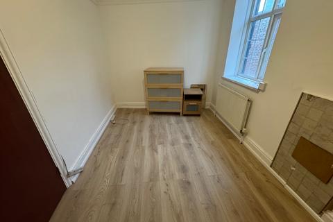 1 bedroom in a flat share to rent - High Street, Croydon CR0
