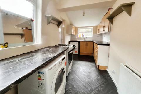 3 bedroom semi-detached house to rent - Delacourt Road, Manchester, Greater Manchester, M14