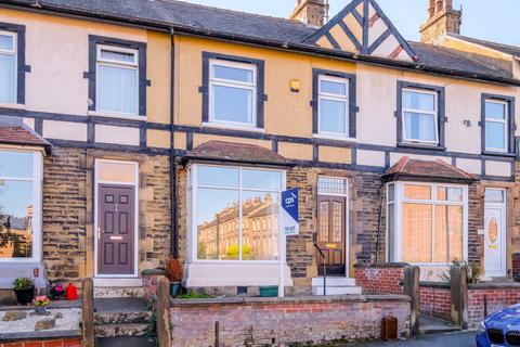3 bedroom terraced house to rent, Southern Road, Huddersfield HD4