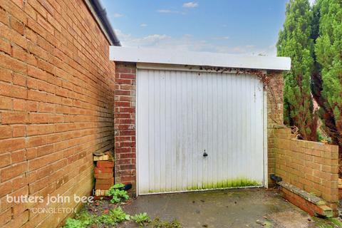 2 bedroom semi-detached bungalow for sale, Hillcrest Road, Macclesfield