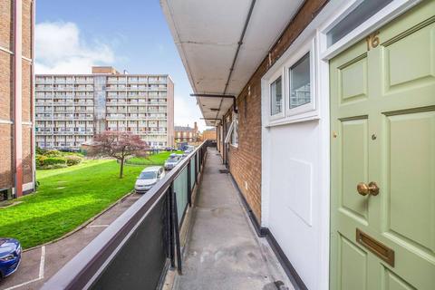 1 bedroom flat for sale - Derbyshire Street, Bethnal Green, London, E2