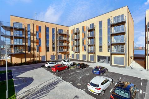 2 bedroom apartment for sale, Henley Approach, Northfleet, Gravesend, Kent