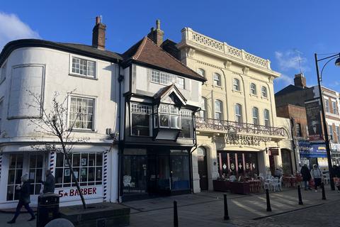 Retail property (high street) to rent, High Wycombe HP11