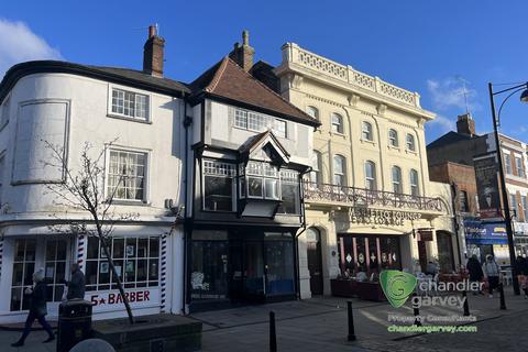 Retail property (high street) to rent, High Wycombe HP11