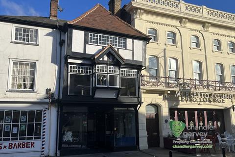 Retail property (high street) to rent, High Wycombe HP11