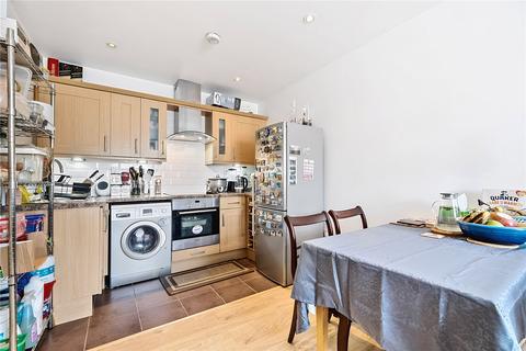 1 bedroom flat for sale, High Street, Esher, KT10