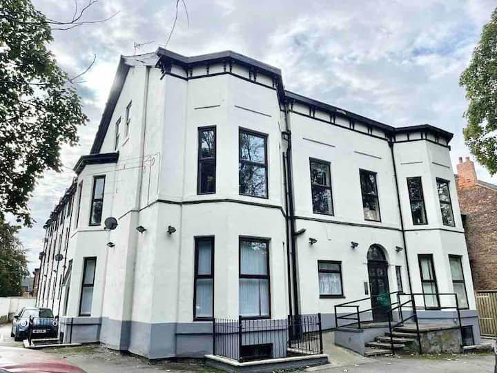 1416 Half Edge Lane, Eccles, Manchester, M30 2 bed flat to rent £