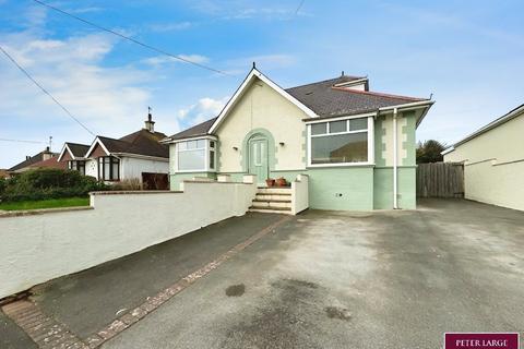 5 bedroom detached bungalow for sale - Roundwood Avenue, Meliden, Denbighshire LL19 8HU