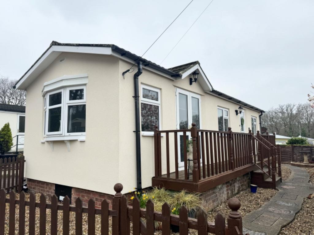 Drapers Copse, Dibden, Southampton, Hampshire, SO45 1 bed mobile home