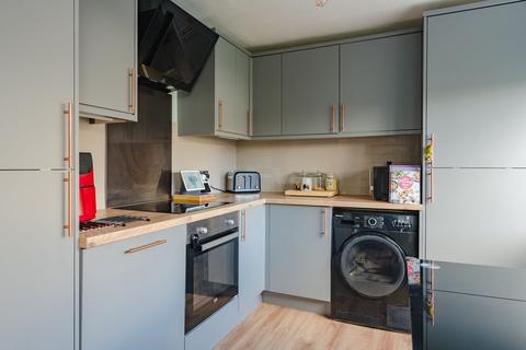 5 Churchill Drive, Crediton, EX17 2DW