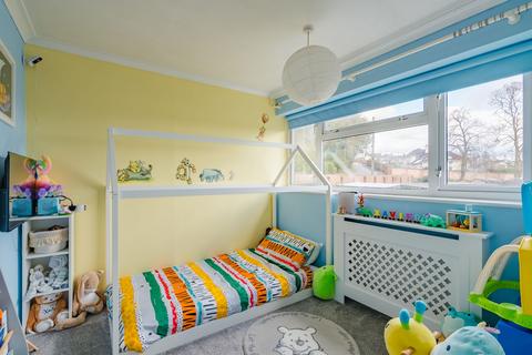 5 Churchill Drive, Crediton, EX17 2DW