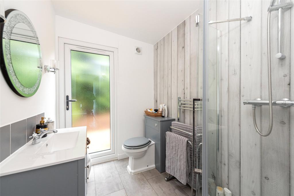 Annexe Shower Room