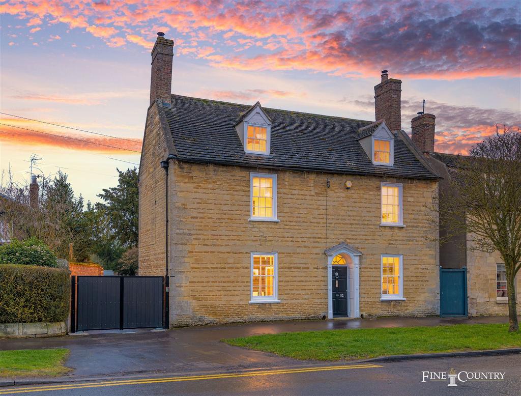 Market Deeping 6 bed detached house for sale £975,000