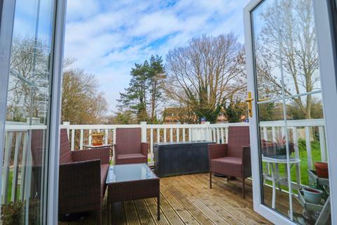 1 bedroom park home for sale, Manor Park - Stunningly Well Presented Park Home