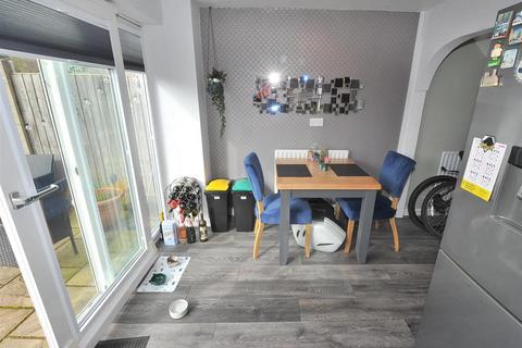 21 Halstead Drive, Irlam, Manchester, M44 6DT