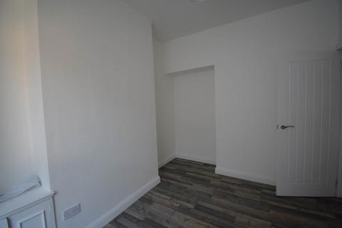 2 bedroom house to rent, Ventnor Street, Salford