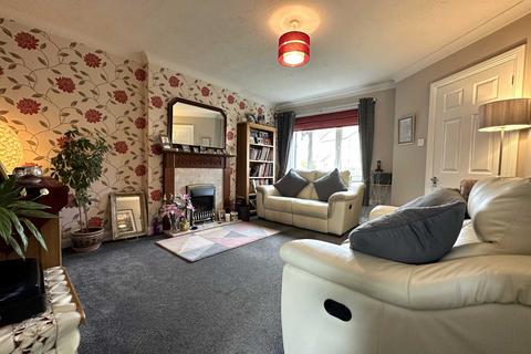 12 Benson Drive, Northam, Bideford, EX39 1UX