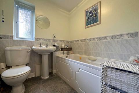 12 Benson Drive, Northam, Bideford, EX39 1UX