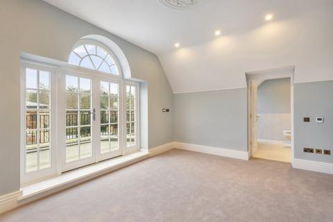 12 bedroom detached house to rent, The Bishops Avenue, London
