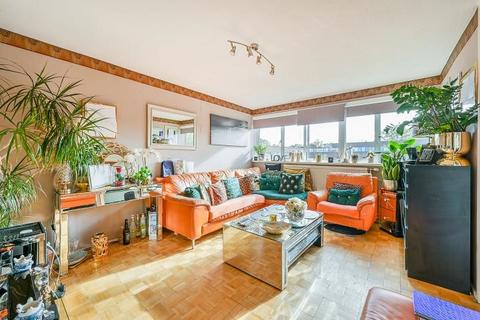 2 bedroom flat for sale - 296 Oxford Court, Copley Close, London, W7 1QF