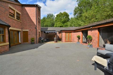 4 bedroom detached house for sale - Brackley Villas, Brackley Lane, Bolton