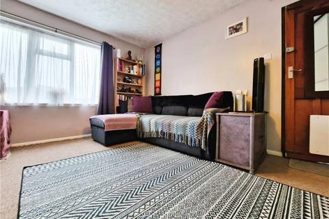 Studio for sale, Osprey Gardens, Lee-on-the-Solent, Hampshire