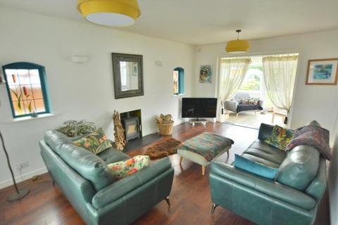 65 Lancaster Drive, Broadstone, BH18 9EH