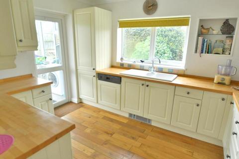 65 Lancaster Drive, Broadstone, BH18 9EH