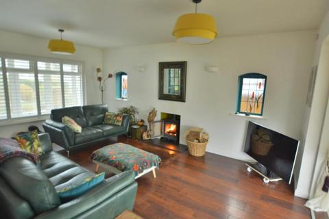 65 Lancaster Drive, Broadstone, BH18 9EH