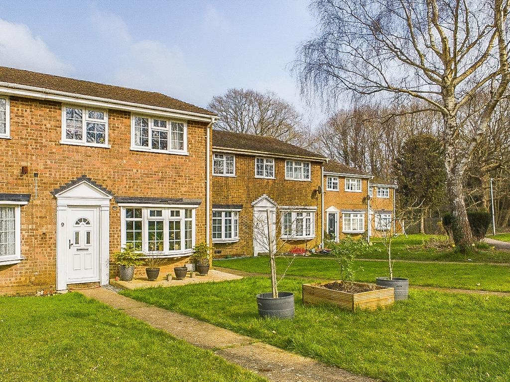 Badger Road, Chatham ME5 3 bed terraced house for sale £300,000