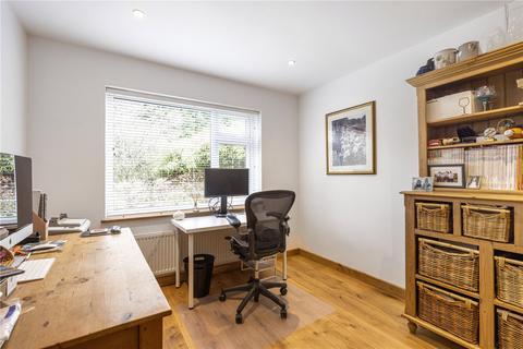 Glevering Beech Road, Haslemere, GU27 2BX