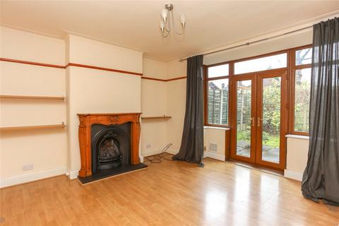 3 bedroom semi-detached house to rent - Warwick Close, Heaton Moor, Stockport, SK4