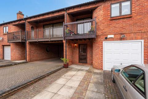 3 bedroom semi-detached house for sale - Purcell Close Leamington Spa, Warwickshire, CV32 4XS