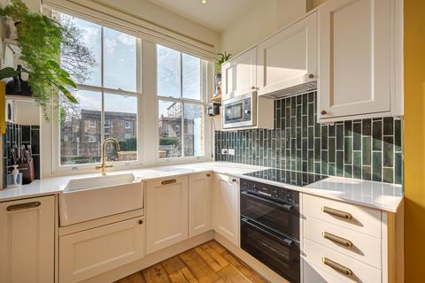 5 bedroom flat for sale, The Chase, London SW4