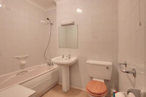 2 bedroom terraced house for sale, Peregrine Gardens, Shirley