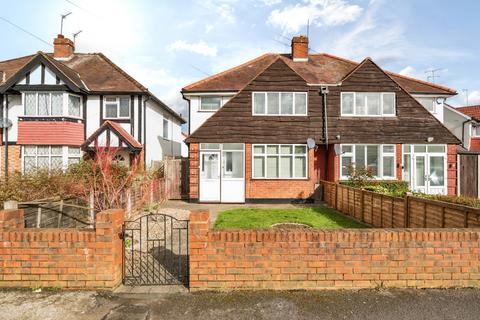8 Lawn Close, Ruislip, HA4 6ED