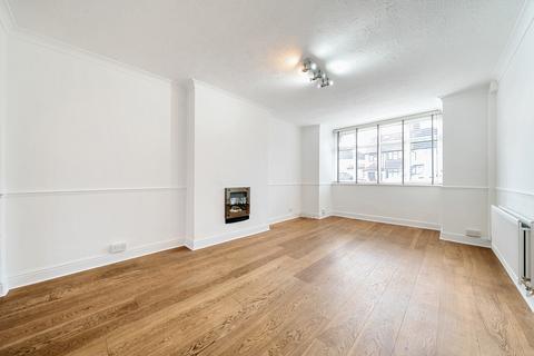 8 Lawn Close, Ruislip, HA4 6ED