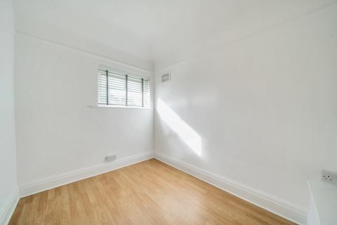 8 Lawn Close, Ruislip, HA4 6ED