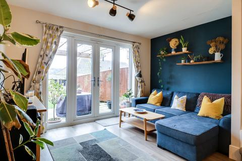 3 bedroom terraced house for sale, Low Hall Road, Horsforth, Leeds, West Yorkshire, LS18
