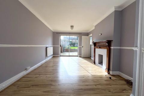 3 bedroom terraced house to rent, Mangrove Road, Luton LU2