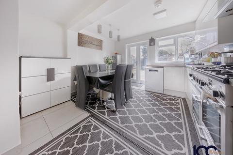 4 bedroom semi-detached house for sale, Eliot Road, Dagenham