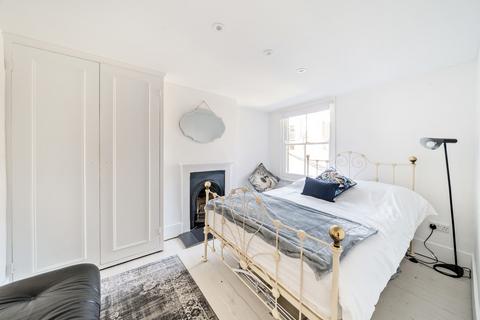 10 Clifton Road, Teddington, TW11 8SW