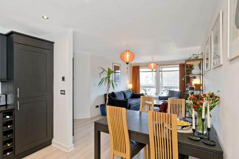 8/7 Constitution Street, Edinburgh, EH6 7BT