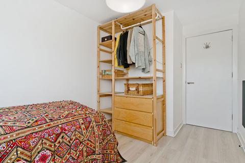 8/7 Constitution Street, Edinburgh, EH6 7BT